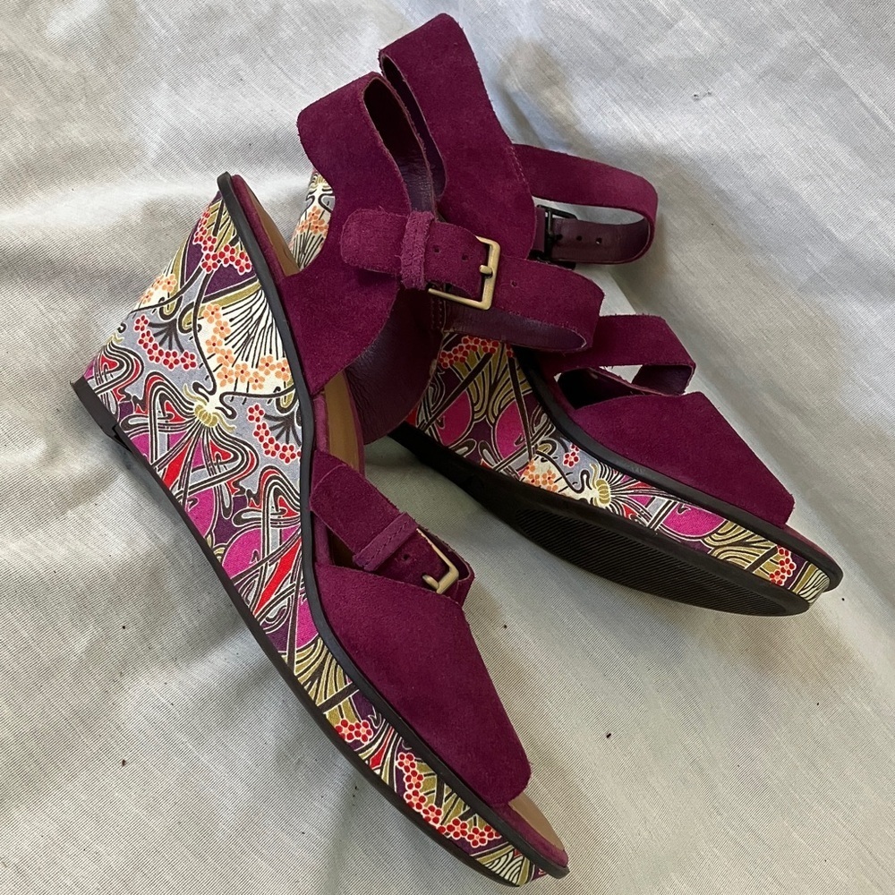 Women's Suede Buckle Wedge Sandal in Berry - Picture 16 of 16